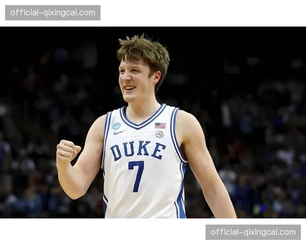 黄蜂131-99狂胜公牛,克努佩尔33分刷新新秀三分纪录 黄蜂131-99狂胜公牛,克努佩尔33分刷新新秀三分纪录