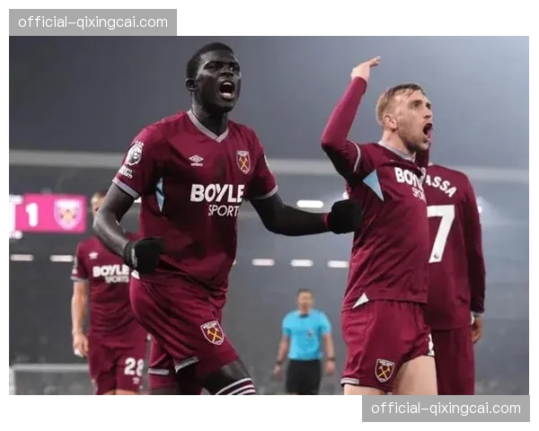 现场：富勒姆主场球迷高歌送别即将离队的传奇队长里姆